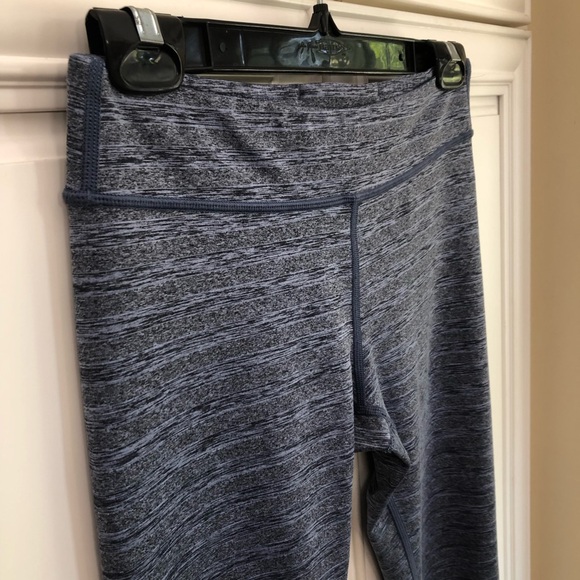 Ivivva by Lululemon reversible girls leggings 🍋 - Picture 3 of 12
